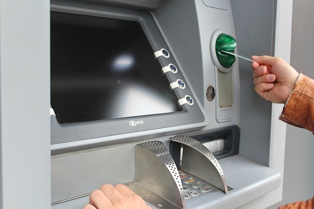 Wskazówki dotyczące bezpieczeństwa w bankomatach